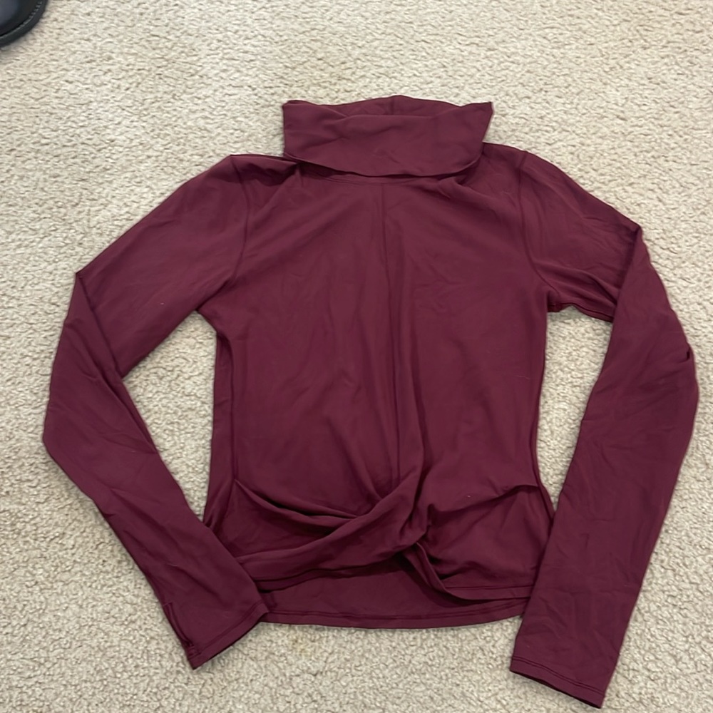 Lululemon turtle neck long sleeve athletic top